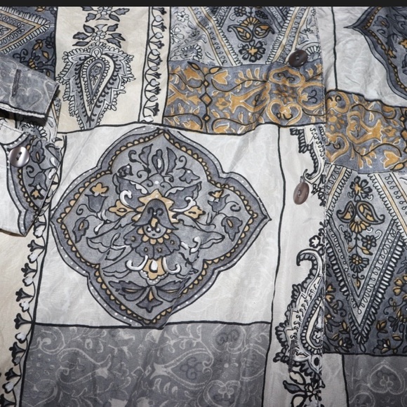 Women’s Grove Avenue Button Down Silk Shirt - Picture 3 of 3